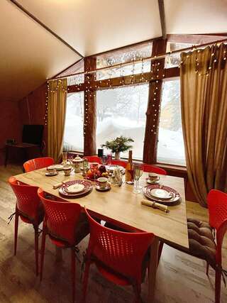 Гостиница Приют горнолыжника Шерегеш Дом на 8 человек-1